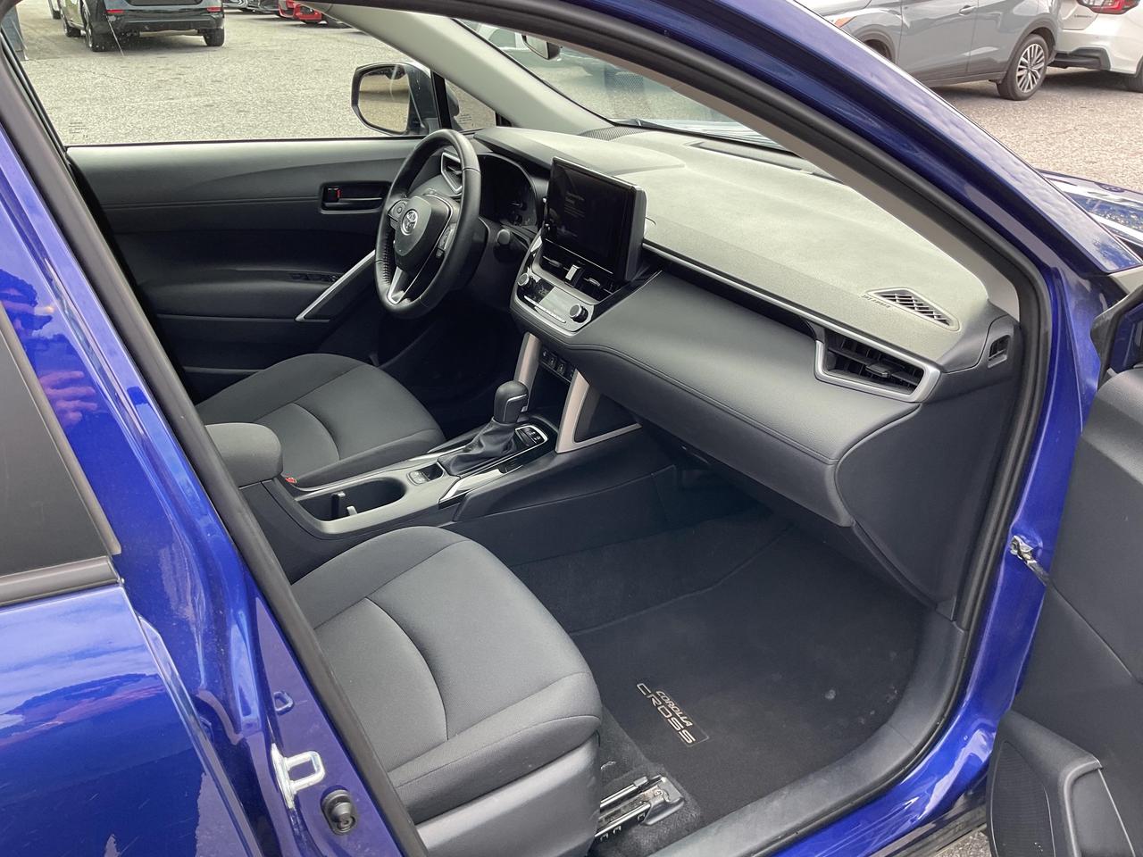2025 Toyota Corolla Cross LE 4dr All-Wheel Drive Photo