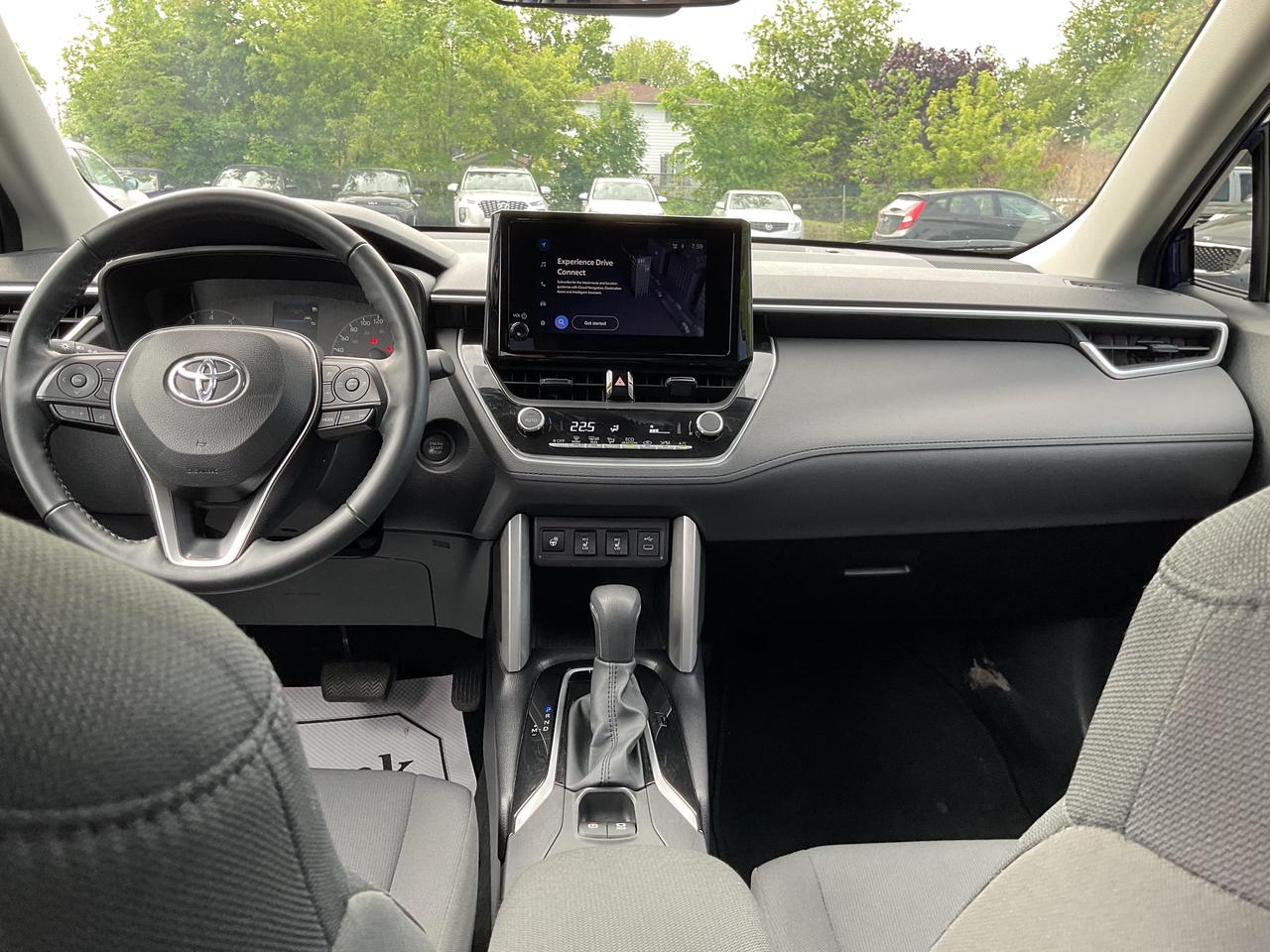 2025 Toyota Corolla Cross LE 4dr All-Wheel Drive Photo