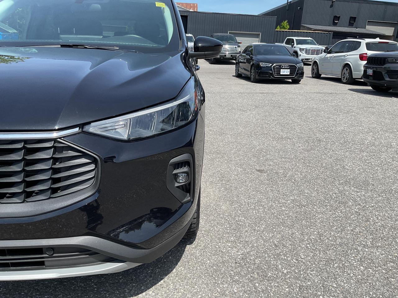 2025 Ford Escape PHEV 4dr Front-Wheel Drive Photo