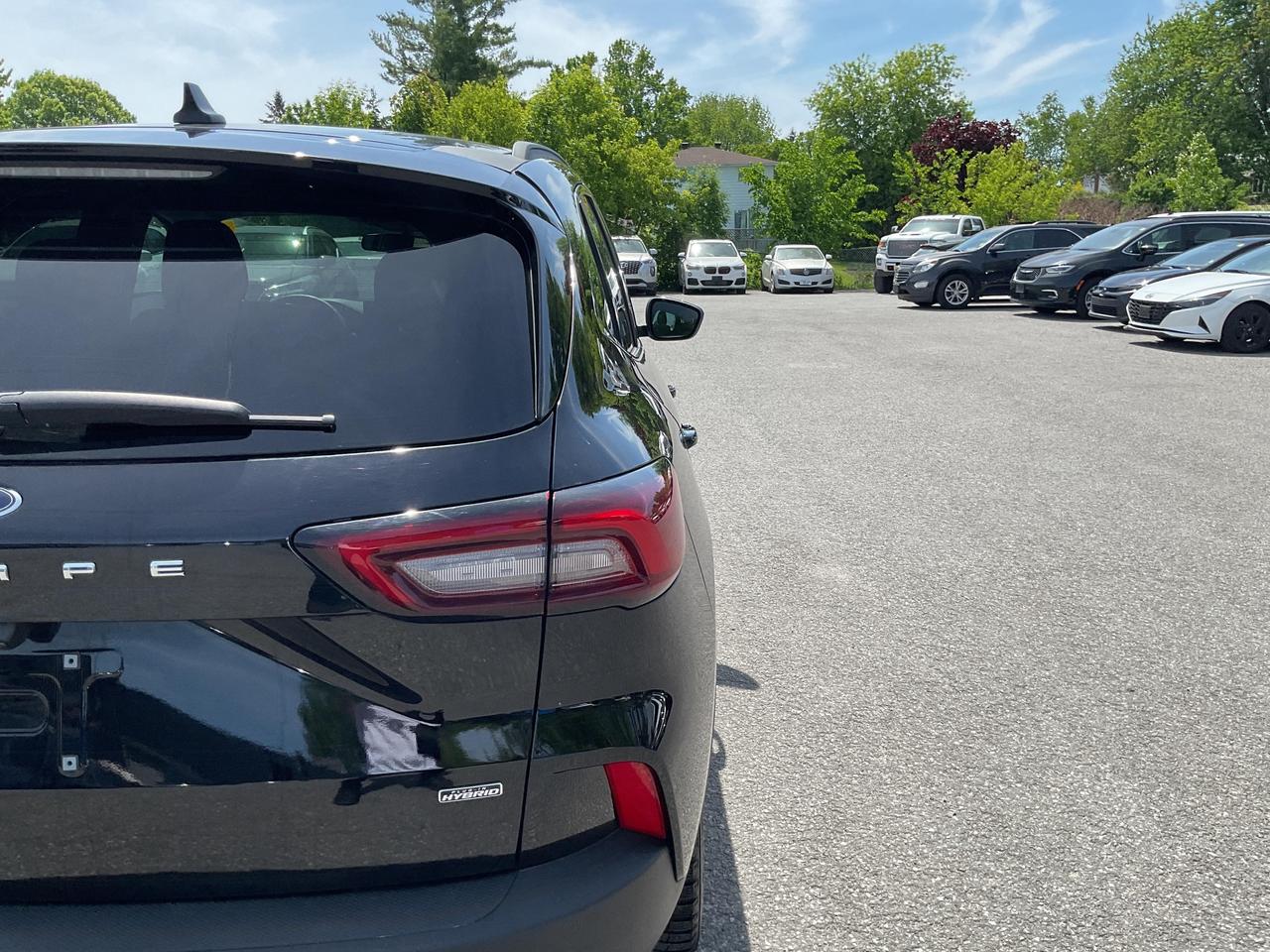 2025 Ford Escape PHEV 4dr Front-Wheel Drive Photo