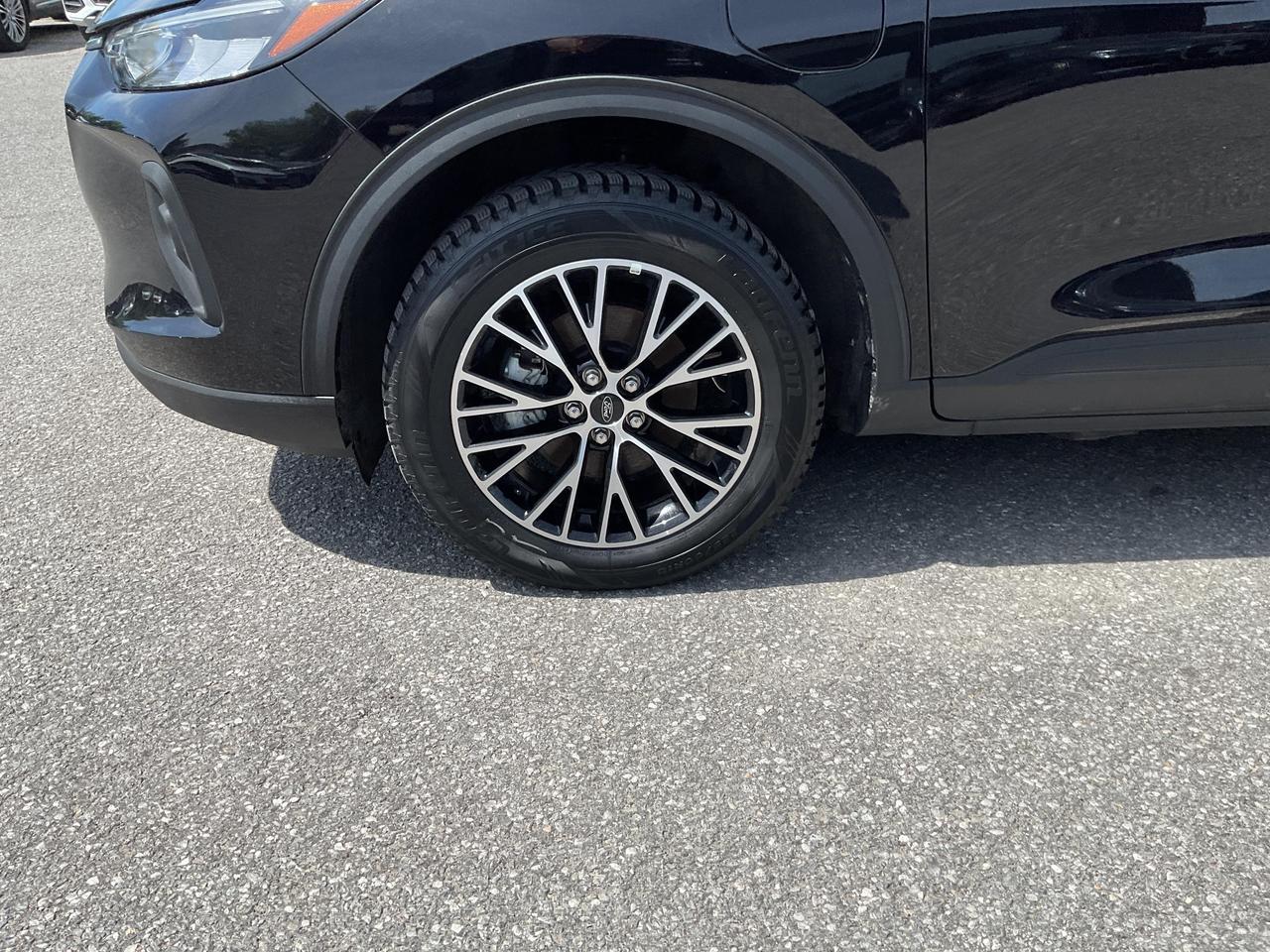2025 Ford Escape PHEV 4dr Front-Wheel Drive Photo