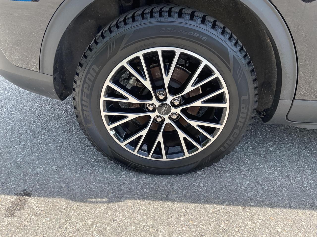 2025 Ford Escape PHEV 4dr Front-Wheel Drive Photo