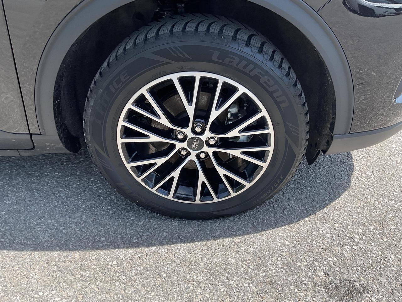 2025 Ford Escape PHEV 4dr Front-Wheel Drive Photo