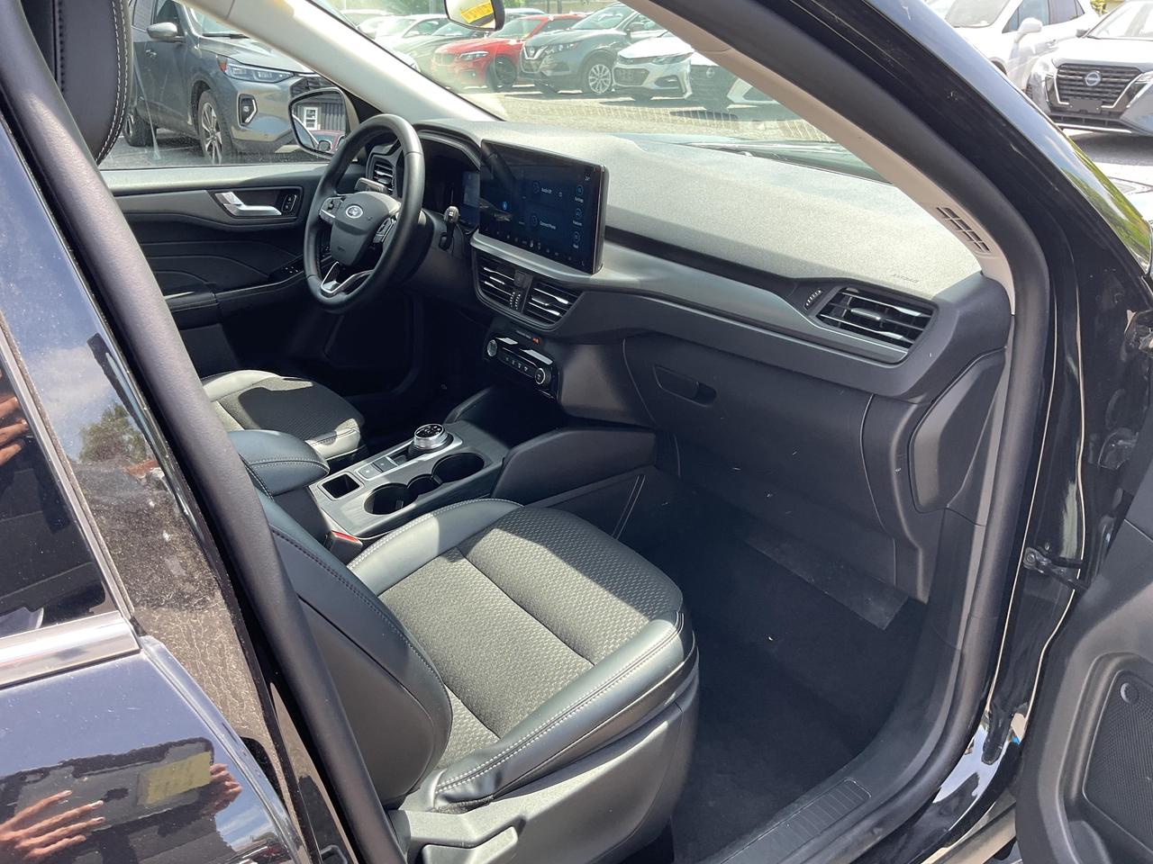 2025 Ford Escape PHEV 4dr Front-Wheel Drive Photo