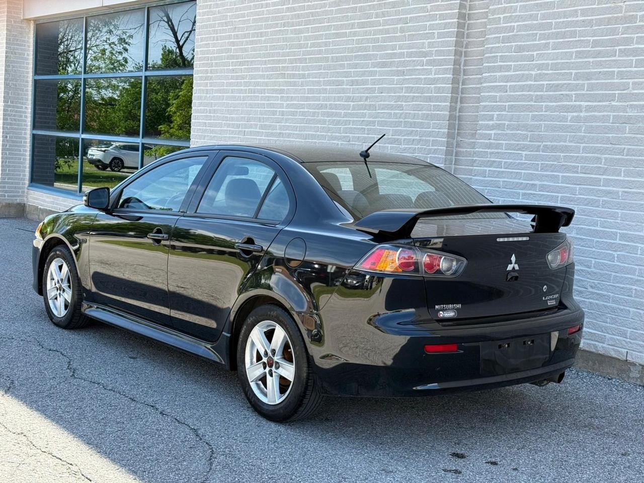 2017 Mitsubishi Lancer SE Photo3