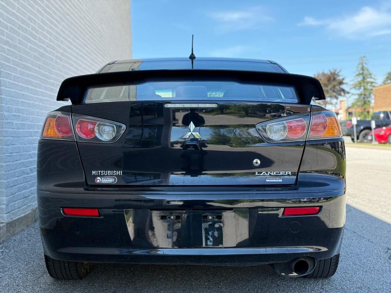 2017 Mitsubishi Lancer SE Photo4