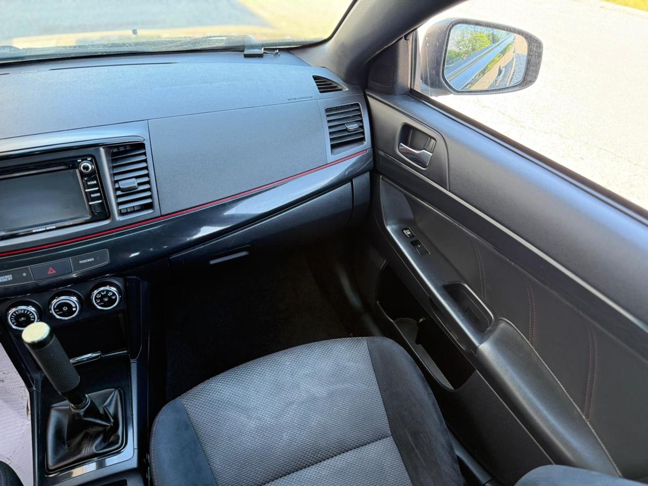 2017 Mitsubishi Lancer SE Photo
