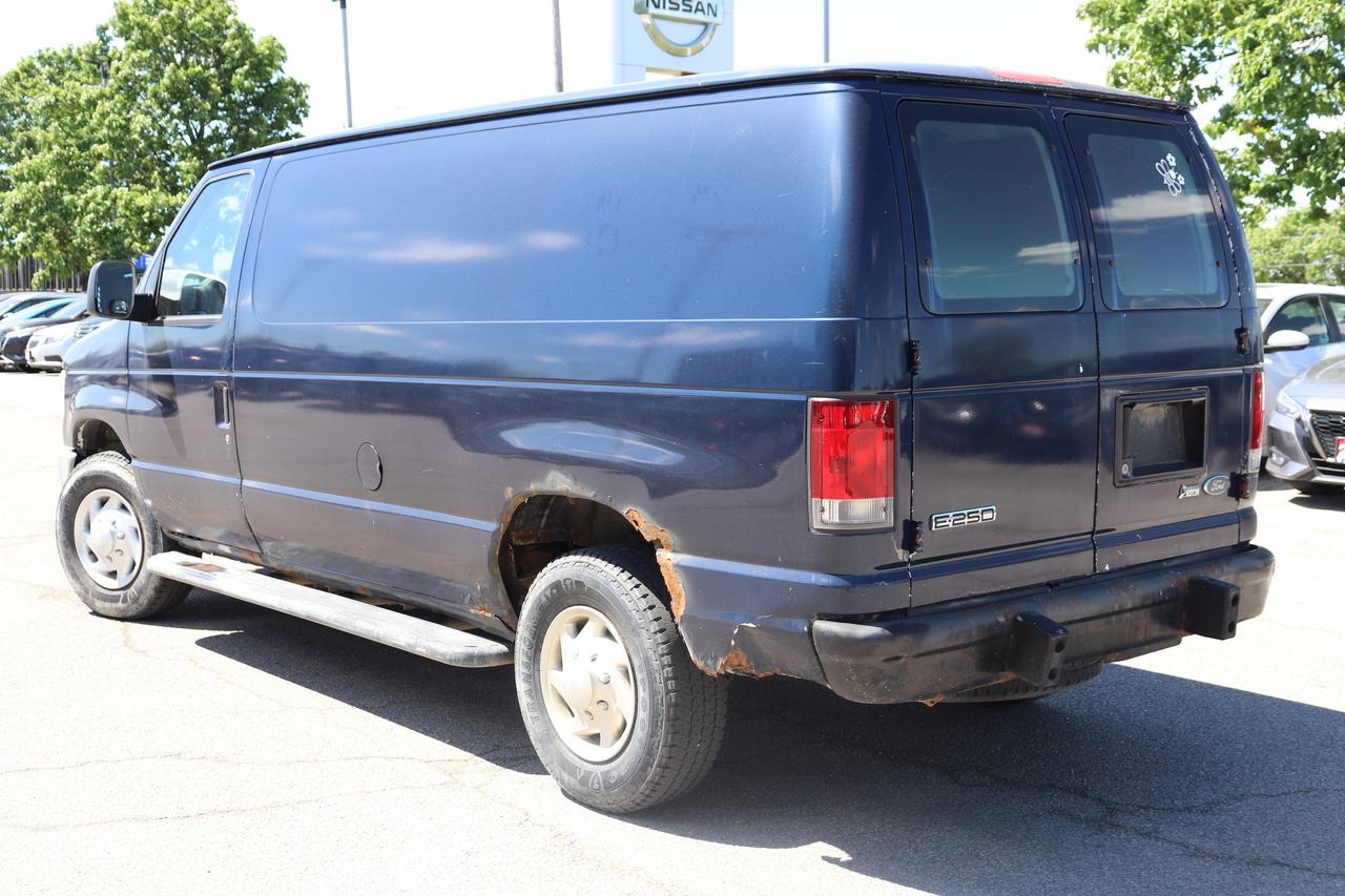 2009 Ford Econoline  Photo