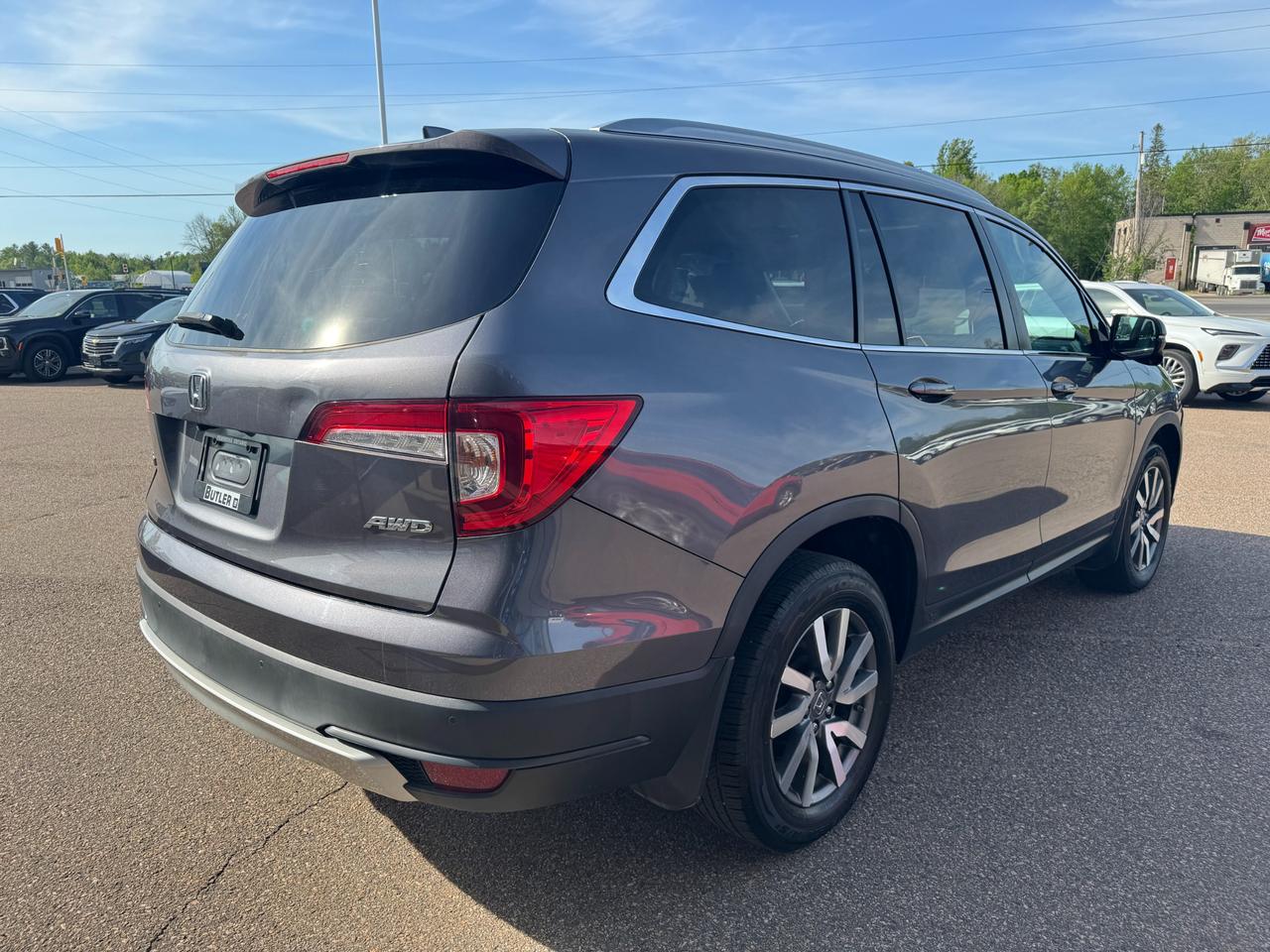 2020 Honda Pilot EX-L Navi 4dr All-Wheel Drive Photo4
