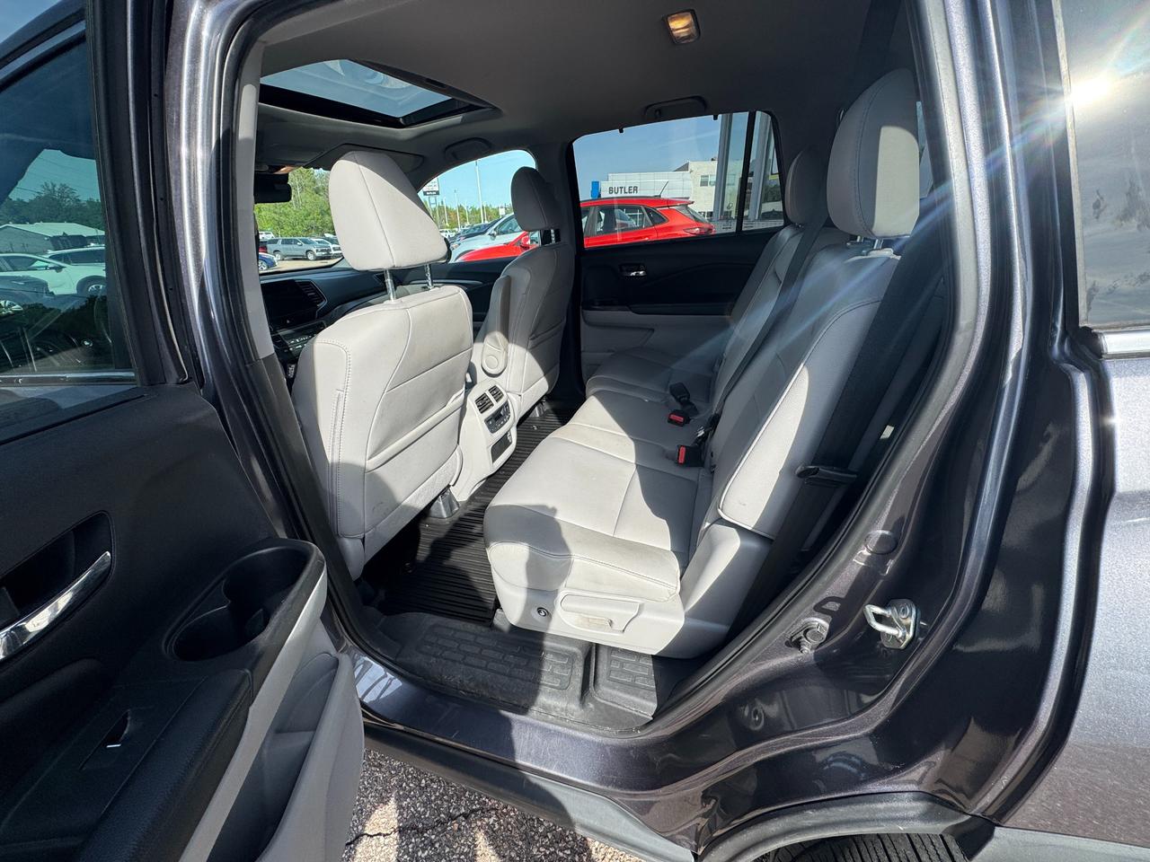 2020 Honda Pilot EX-L Navi 4dr All-Wheel Drive Photo