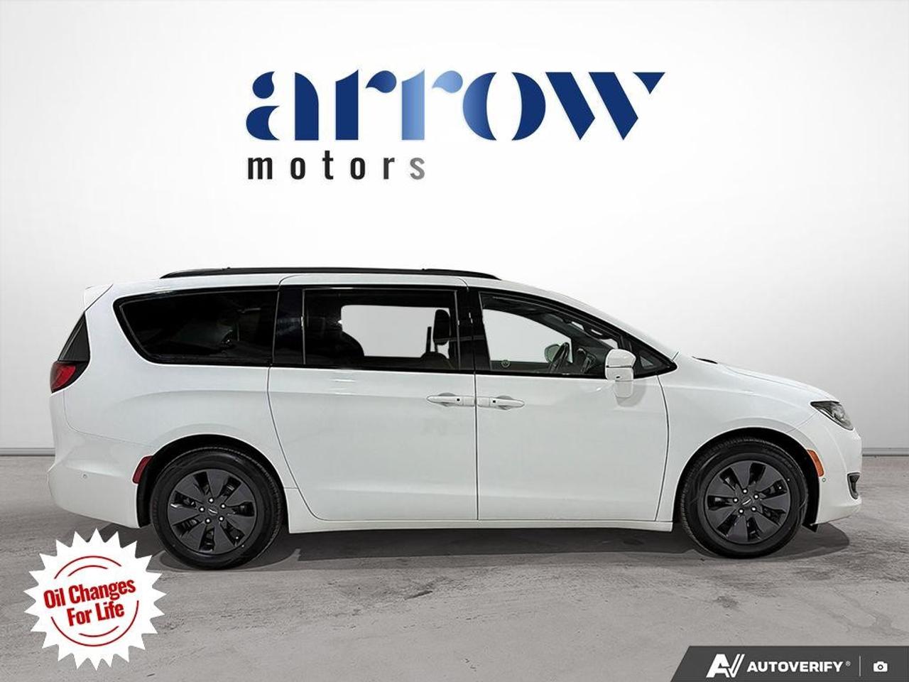 2020 Chrysler Pacifica Hybrid Limited 2WD Photo