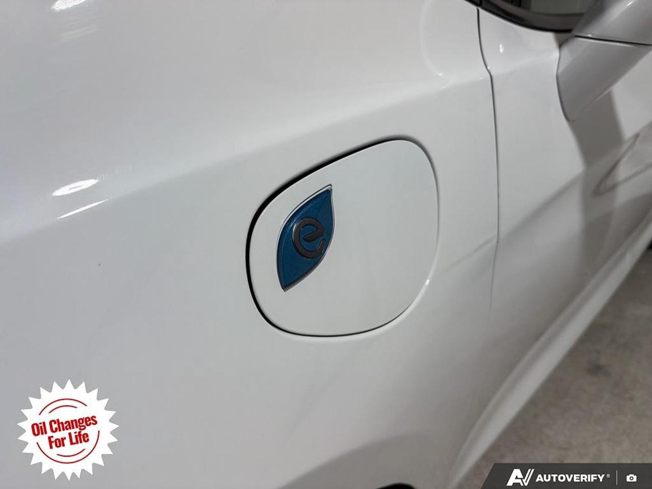 2020 Chrysler Pacifica Hybrid Limited 2WD Photo