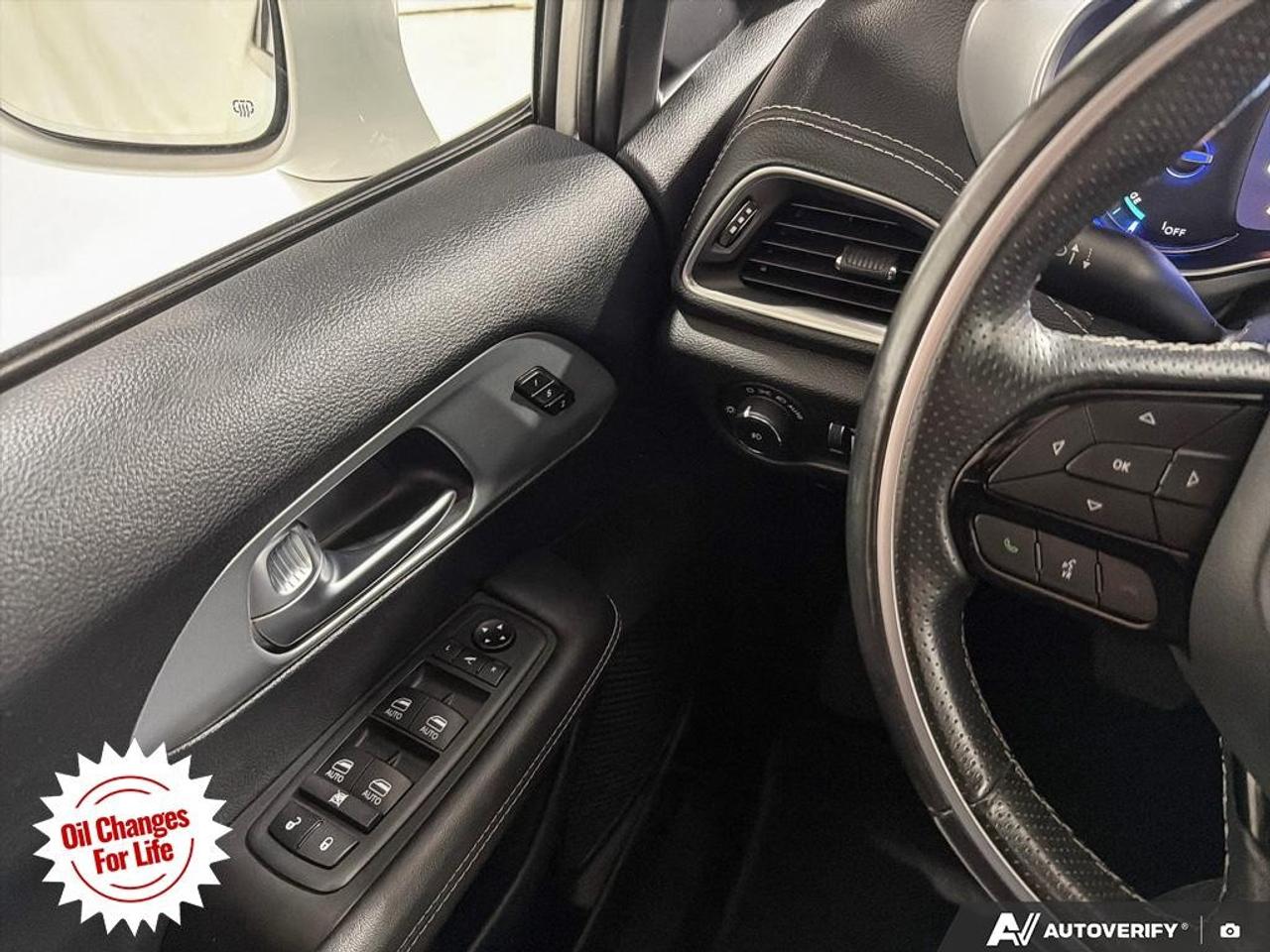 2020 Chrysler Pacifica Hybrid Limited 2WD Photo