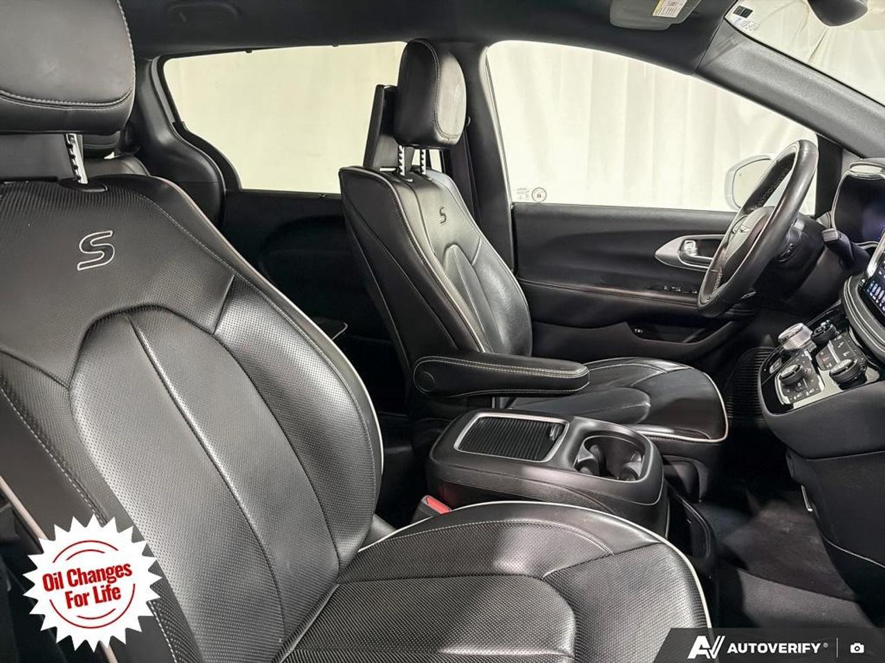 2020 Chrysler Pacifica Hybrid Limited 2WD Photo