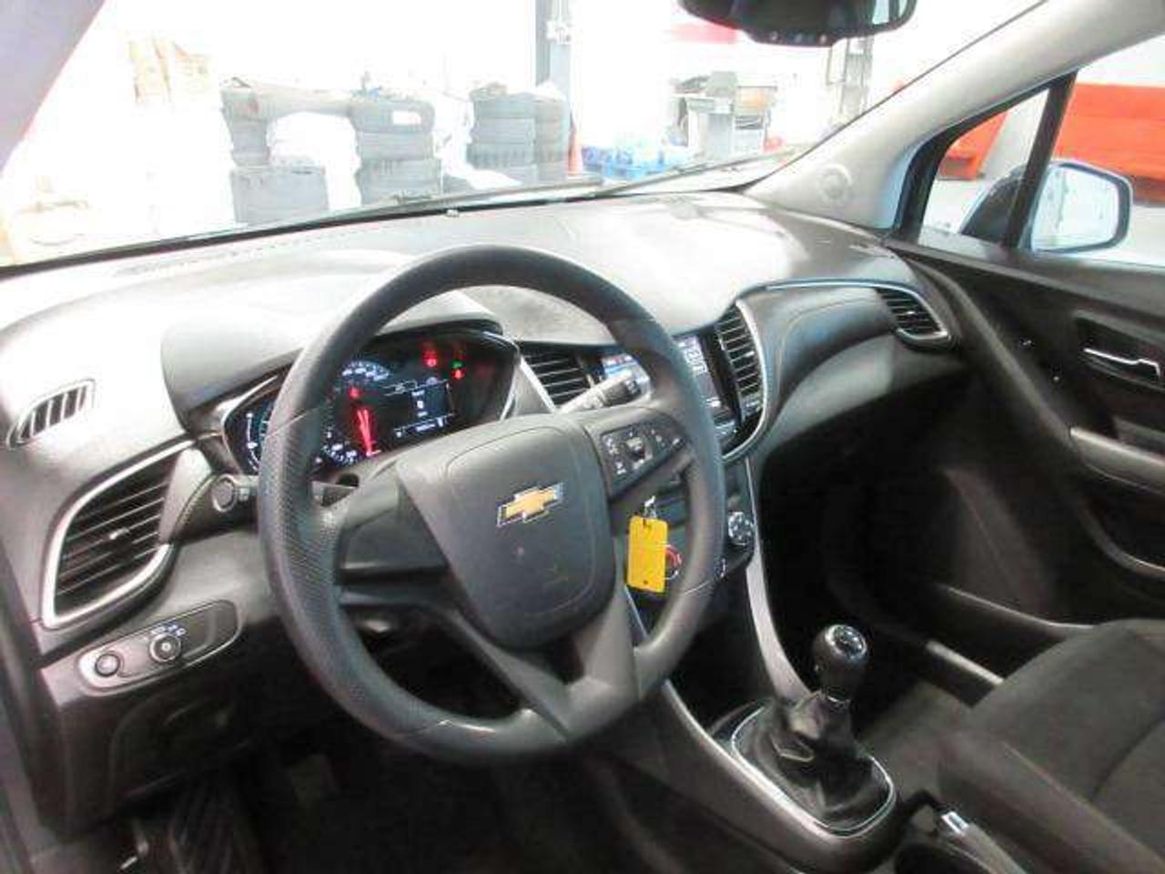 2018 Chevrolet Trax LS FWD, 6-SPEED MANUAL! CLEAN CARFAX, 160K! Photo