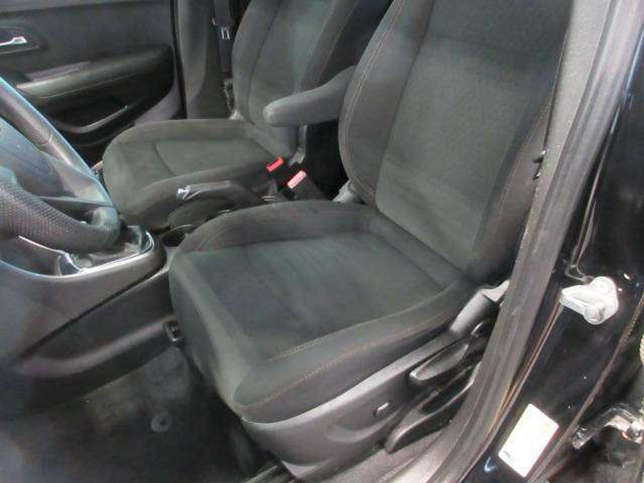 2018 Chevrolet Trax LS FWD, 6-SPEED MANUAL! CLEAN CARFAX, 160K! Photo