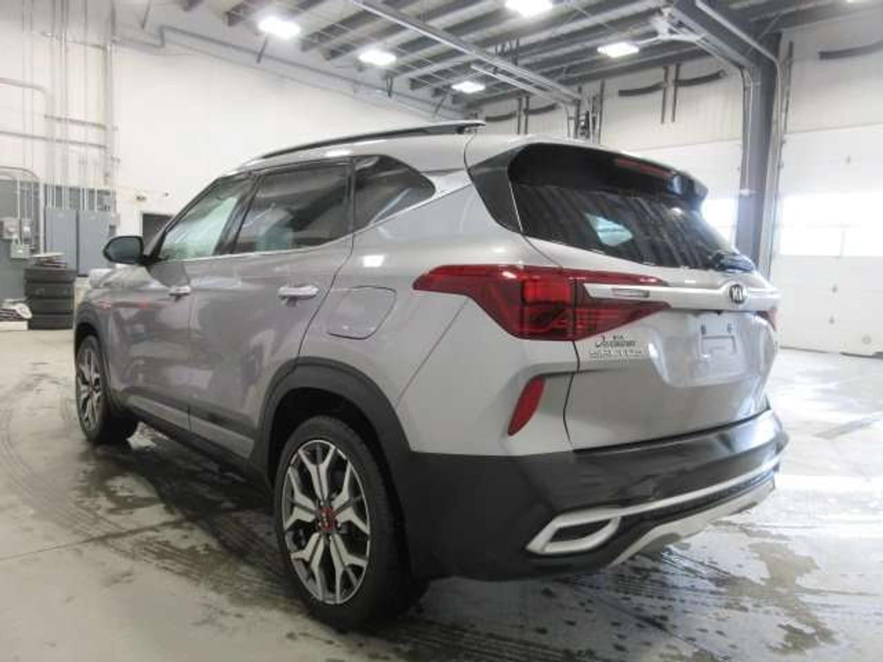 2021 Kia Seltos SX LOADED WITH EVERY OPTION!! Photo