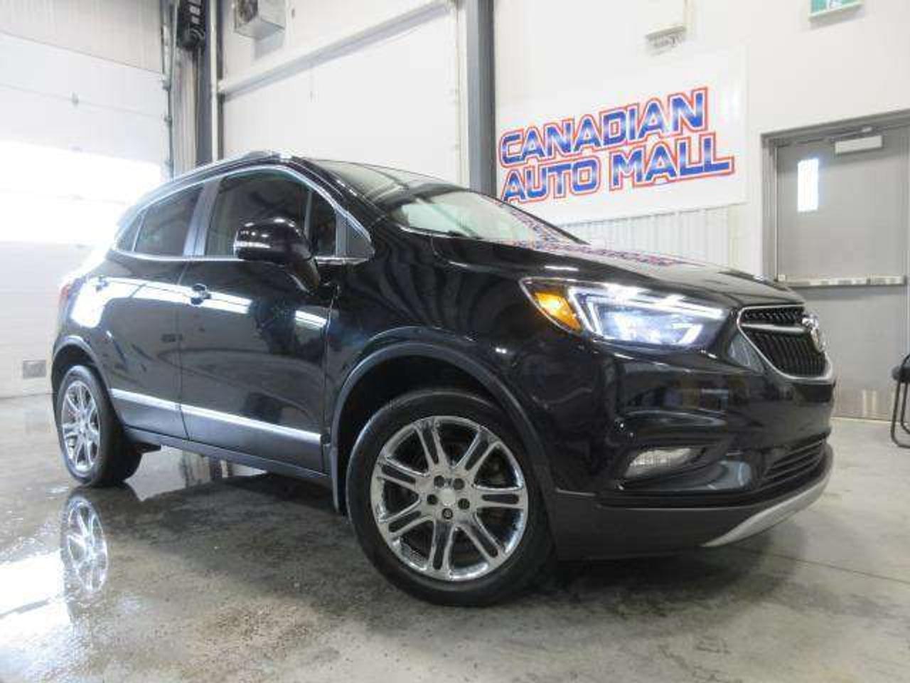 2018 Buick Encore GX ESSENCE AWD, NAV, ROOF, LEATHER, JUST 43K! Photo