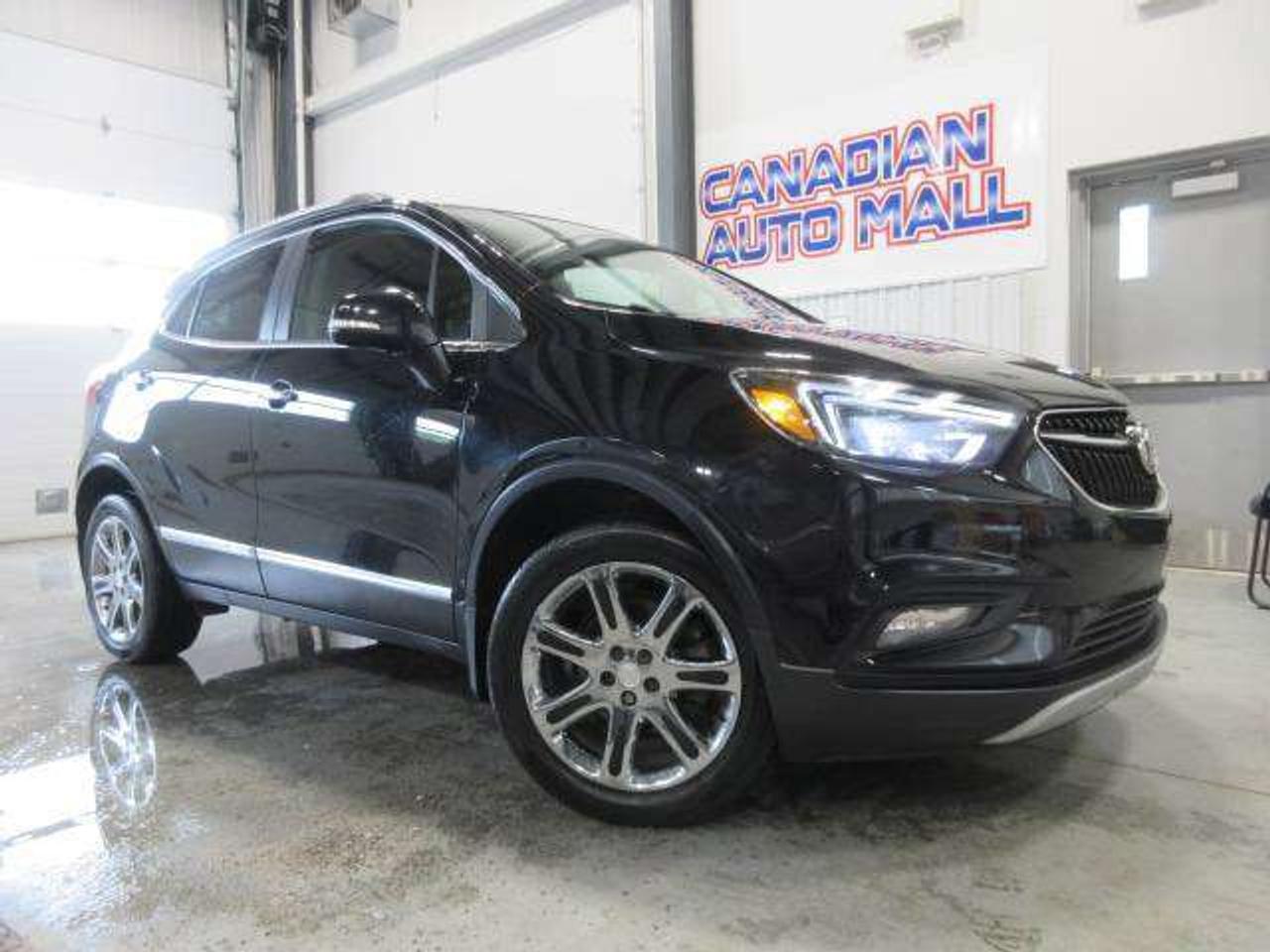 2018 Buick Encore GX ESSENCE AWD, NAV, ROOF, LEATHER, JUST 43K! Photo