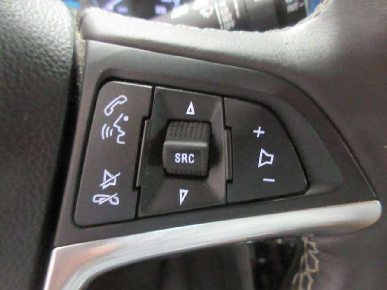 2018 Buick Encore GX ESSENCE AWD, NAV, ROOF, LEATHER, JUST 43K! Photo