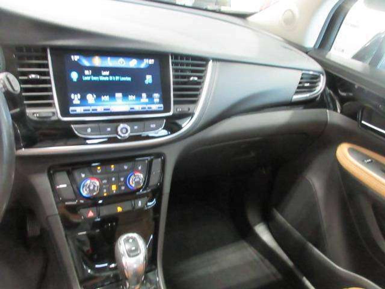 2018 Buick Encore GX ESSENCE AWD, NAV, ROOF, LEATHER, JUST 43K! Photo