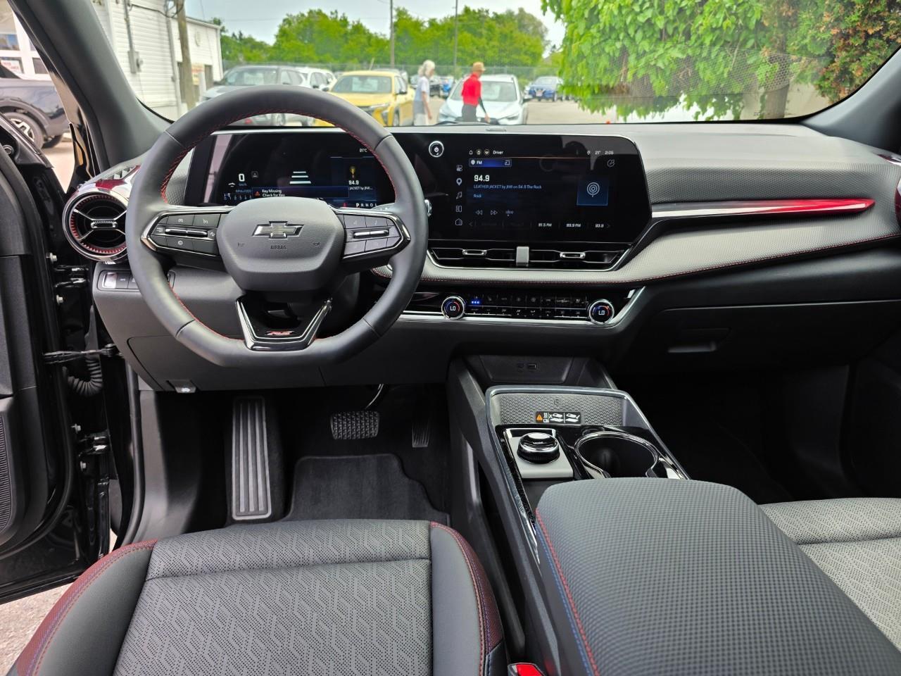 2025 Chevrolet Equinox RS 4dr All-Wheel Drive Photo