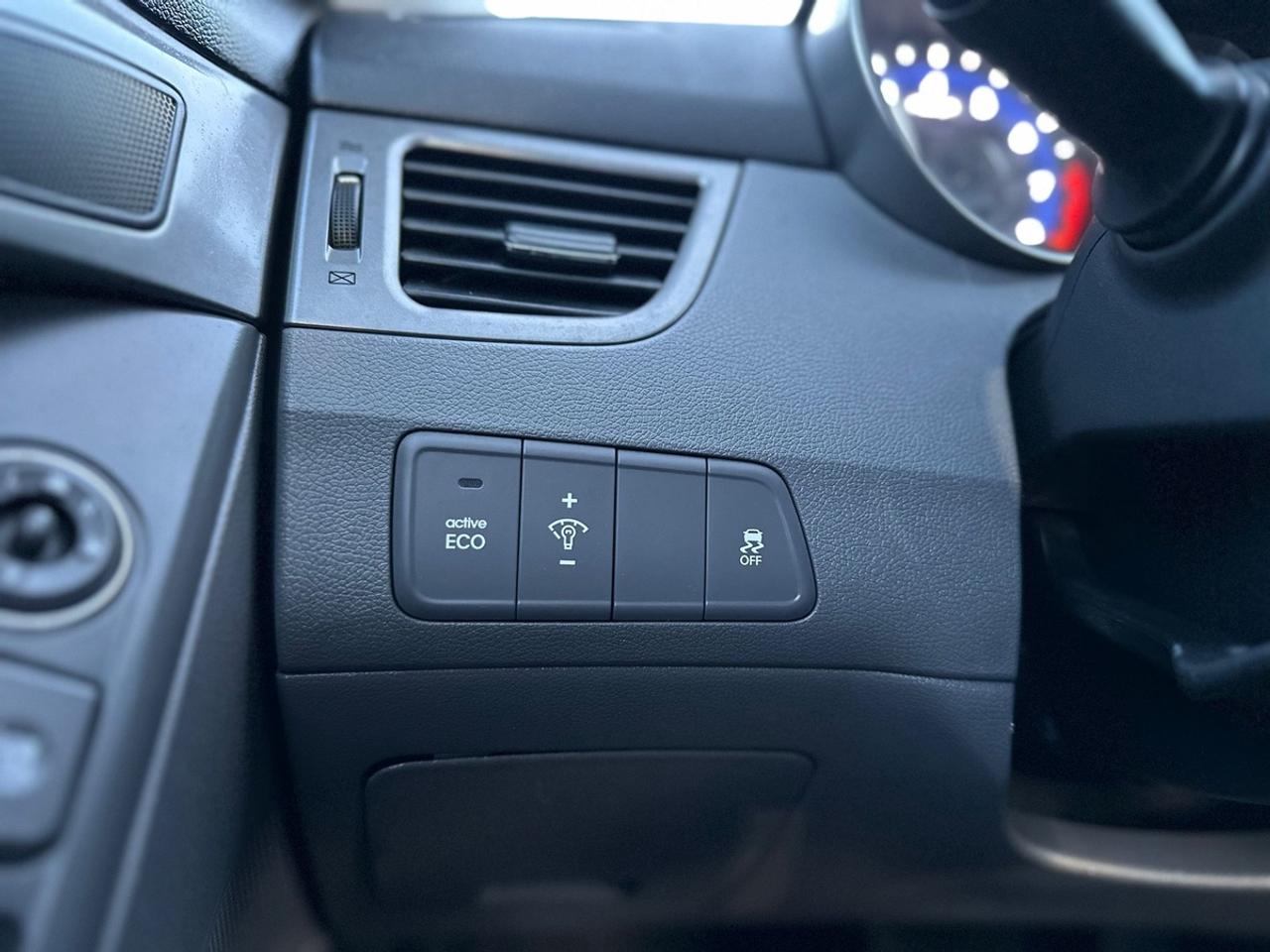 2012 Hyundai Elantra GLS Photo