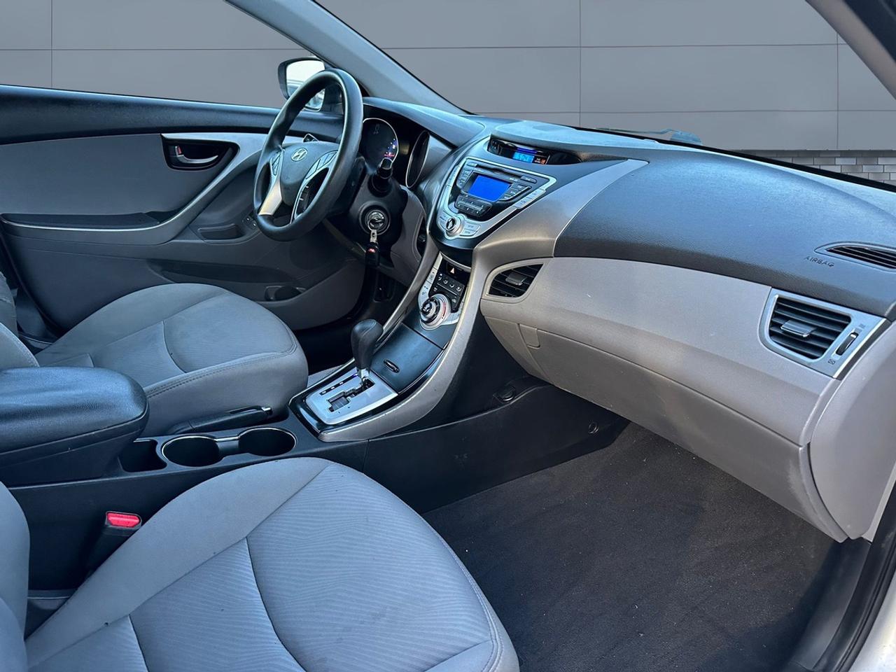 2012 Hyundai Elantra GLS Photo