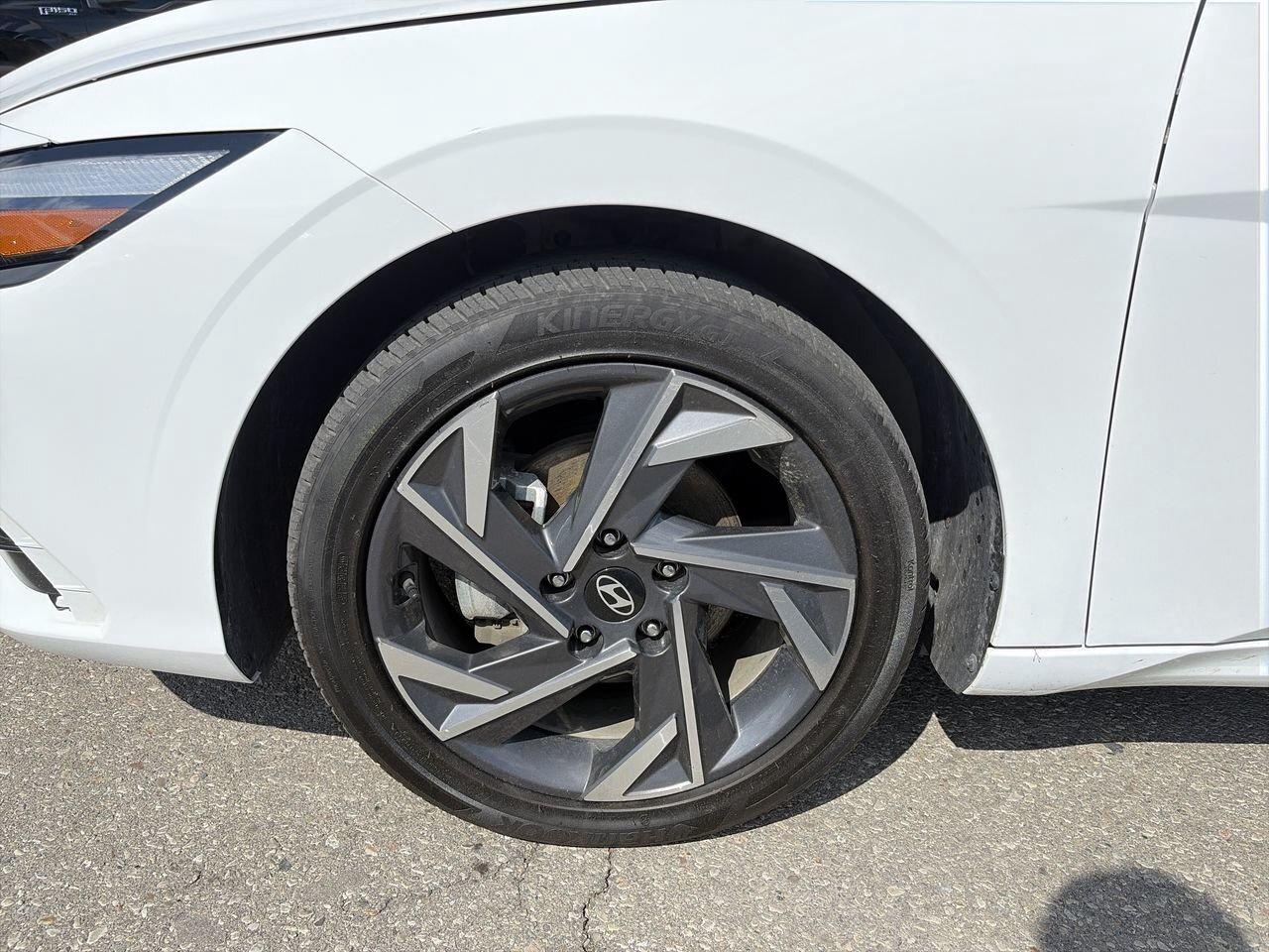 2024 Hyundai Elantra Hybrid Luxury DCT Remote Starter  Alloy Wheels  Sun/Moonr Photo