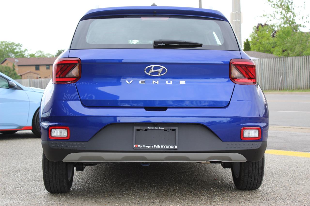 2025 Hyundai Venue PREFERRED Photo4