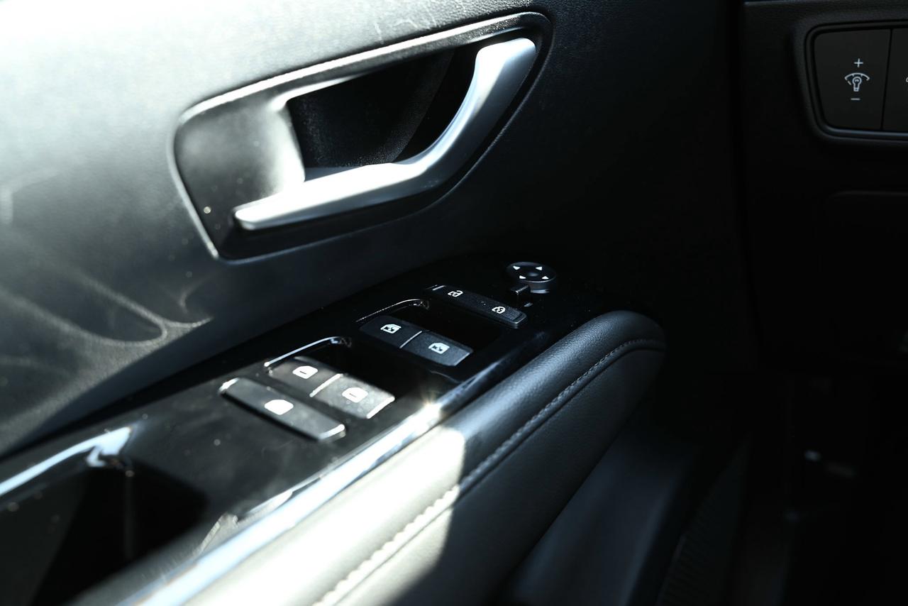 2024 Hyundai Tucson Only 14,000 kilo, AWD, Back up camera Photo