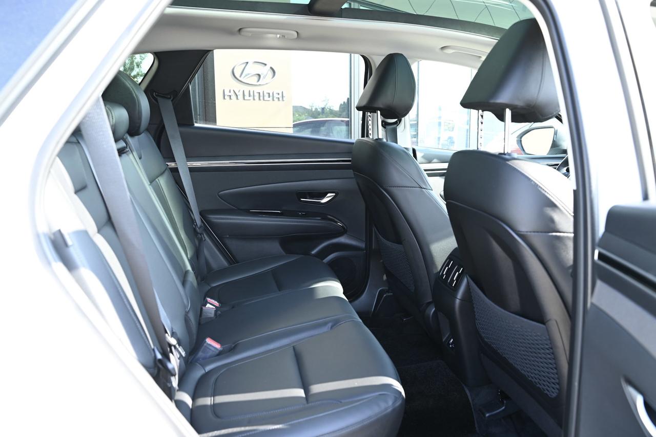 2024 Hyundai Tucson Only 14,000 kilo, AWD, Back up camera Photo