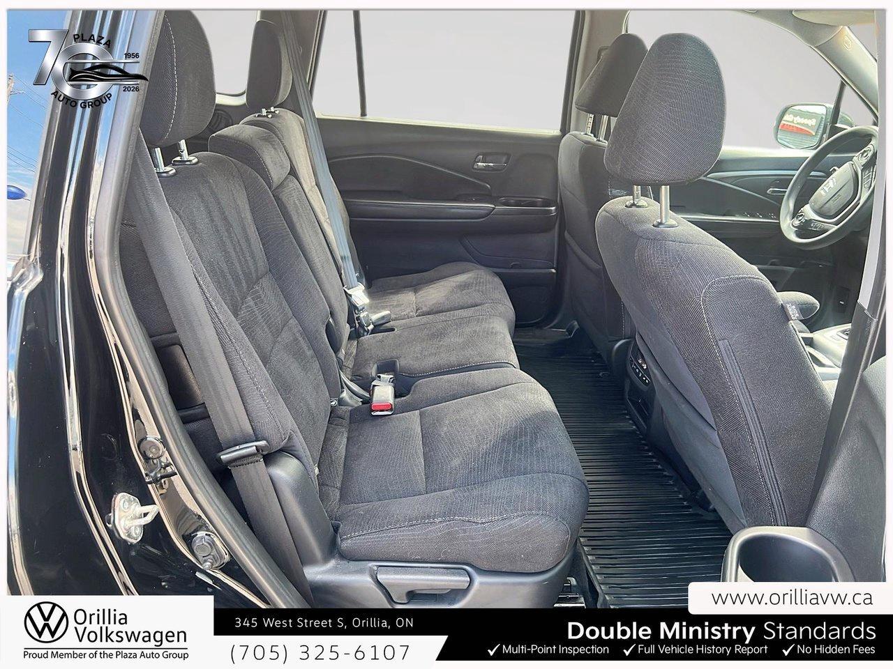2018 Honda Pilot EX Heated Front Seats    Smart Device Integration Photo