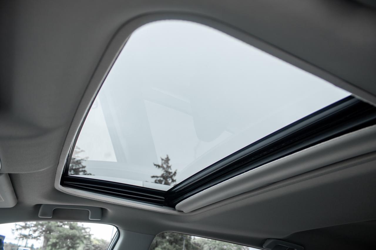 2015 Toyota RAV4 Limited 4dr All-wheel Drive Photo