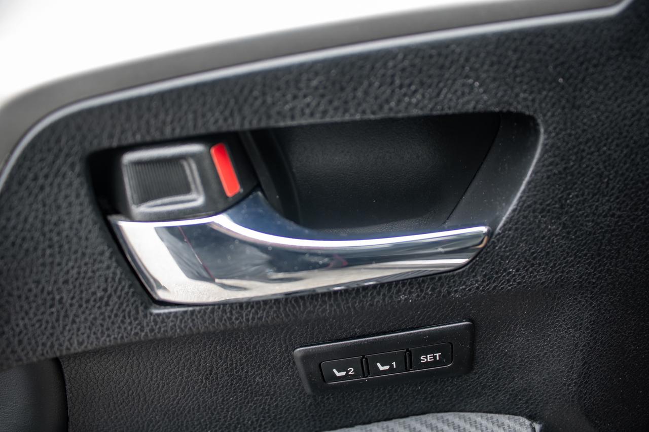 2015 Toyota RAV4 Limited 4dr All-wheel Drive Photo