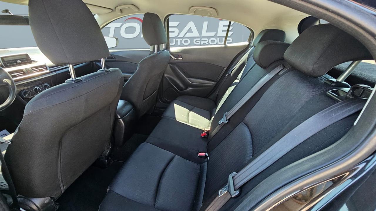 2015 Mazda MAZDA3 GX Photo