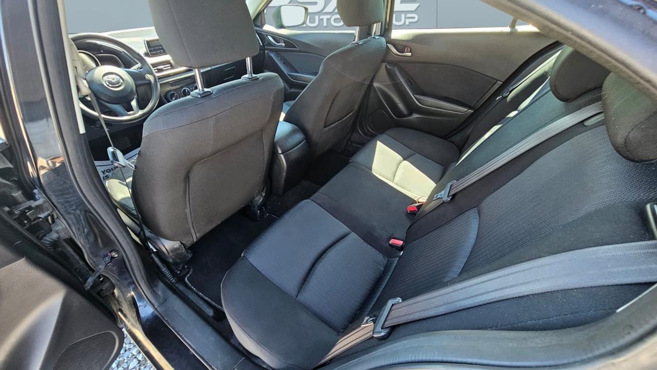 2015 Mazda MAZDA3 GX Photo