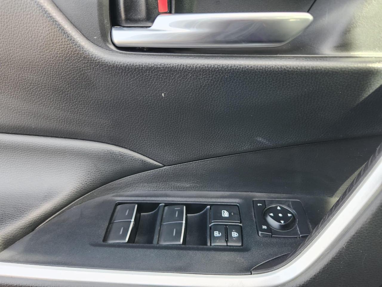 2022 Toyota RAV4 Hybrid XLE 4dr All-Wheel Drive Photo3