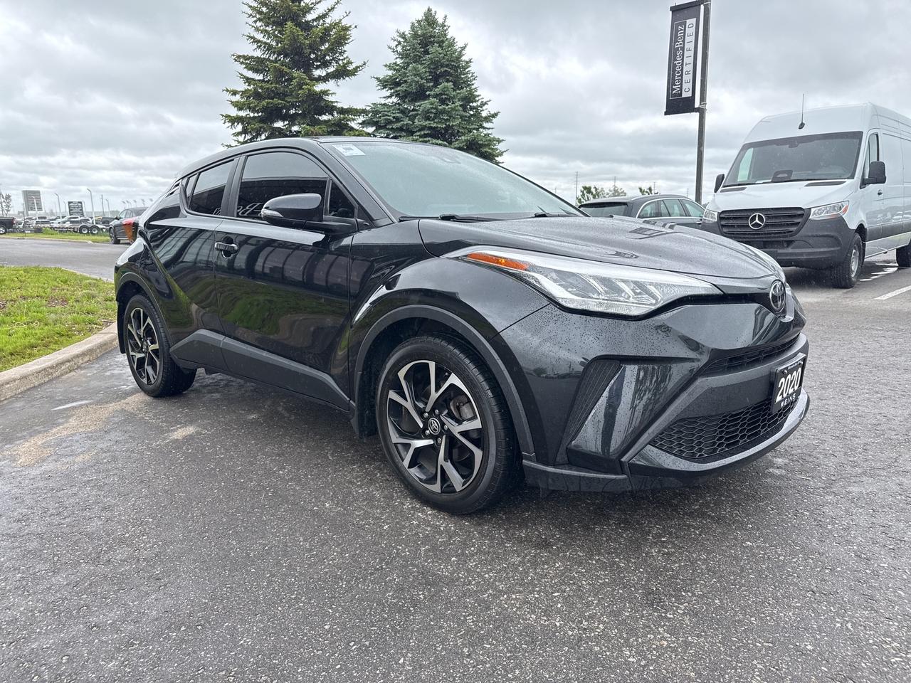 2020 Toyota C-HR LE FWD Photo3
