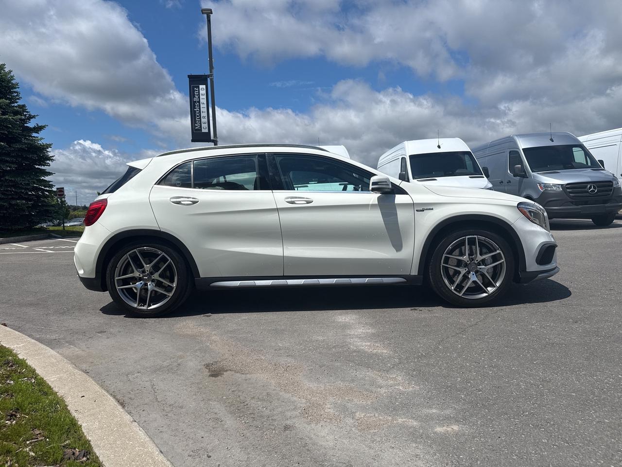 2017 Mercedes-Benz GLA 4MATIC® Photo4