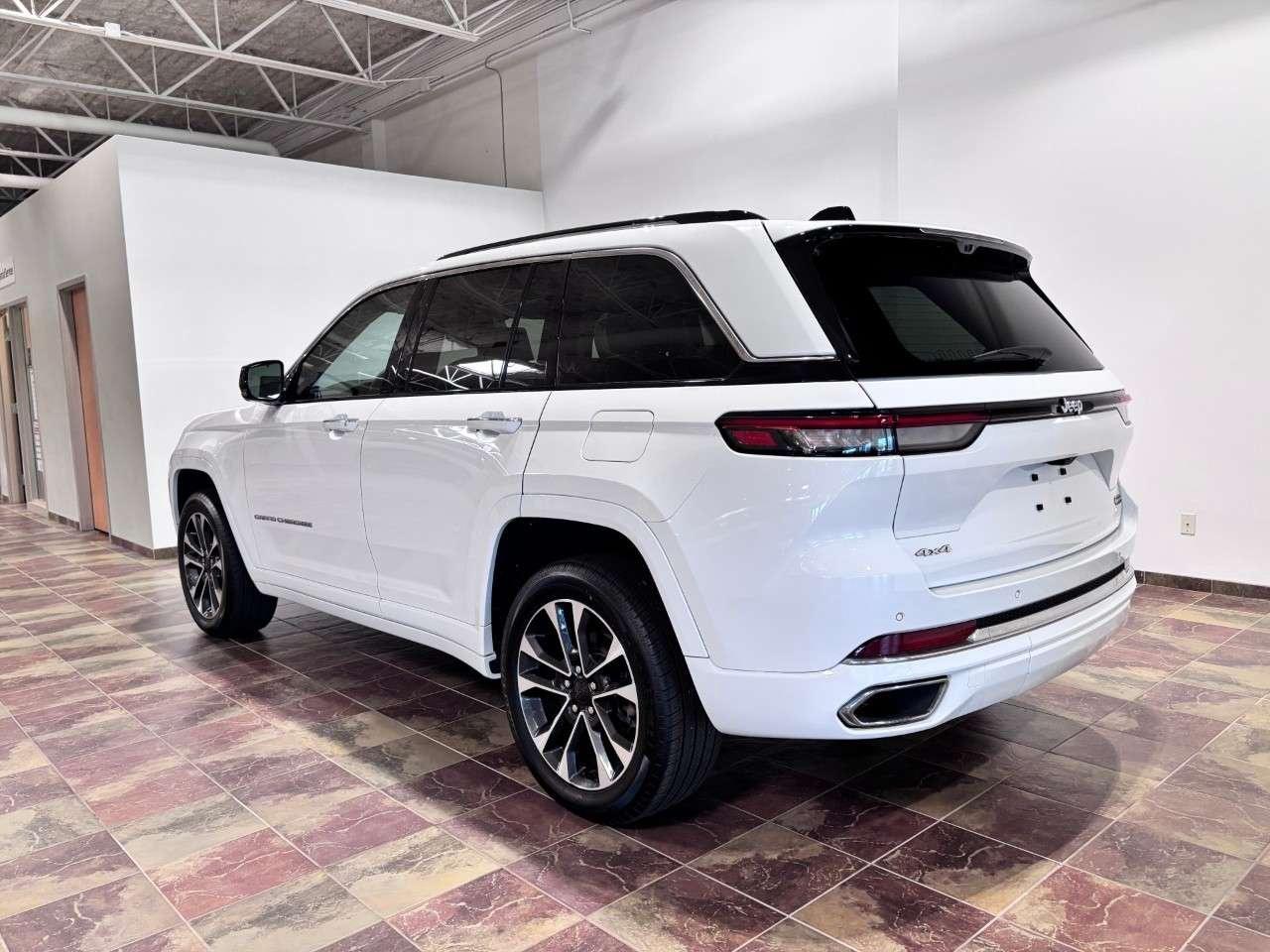 2023 Jeep Grand Cherokee OVERLAND 4X4 Photo