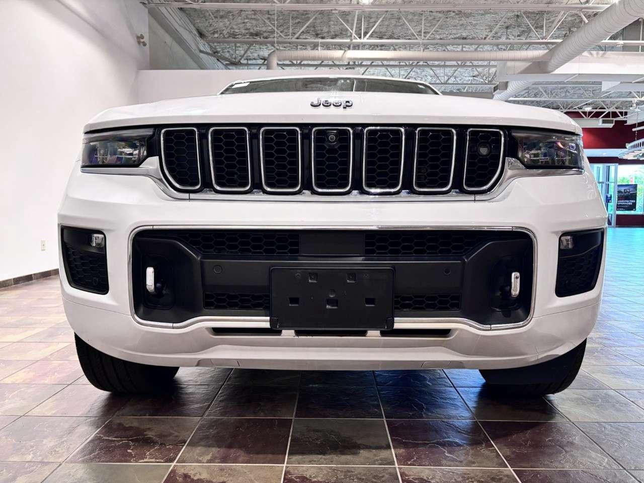 2023 Jeep Grand Cherokee OVERLAND 4X4 Photo3