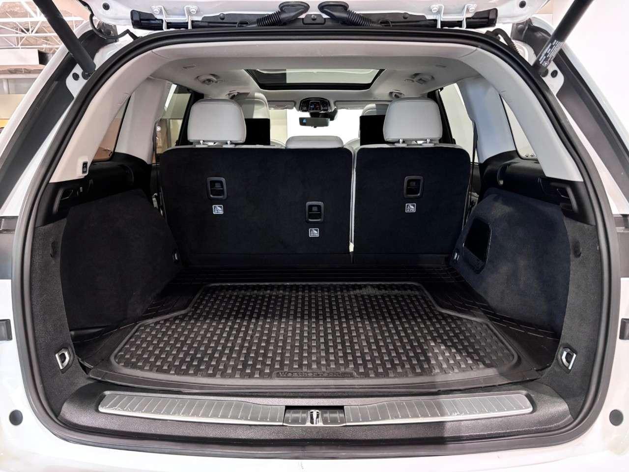 2023 Jeep Grand Cherokee OVERLAND 4X4 Photo