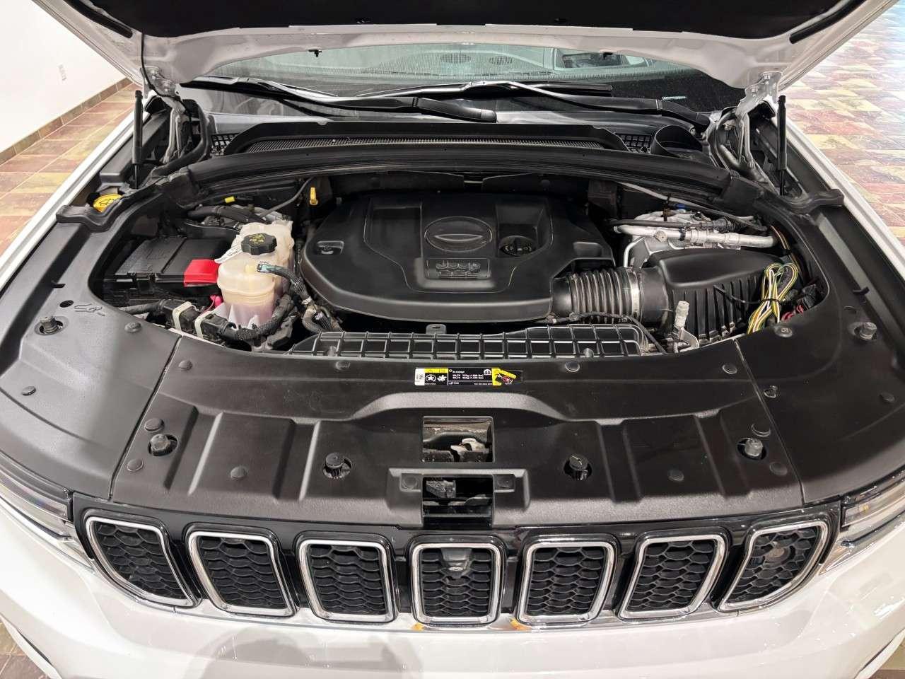 2023 Jeep Grand Cherokee OVERLAND 4X4 Photo