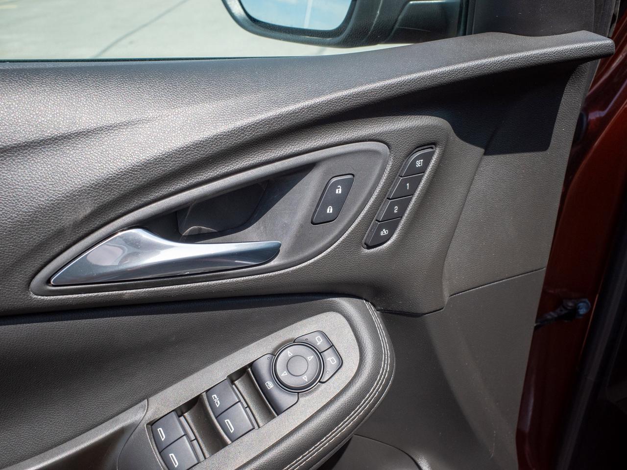 2021 Buick Encore GX Essence - Power Liftgate   Leather Seats Photo