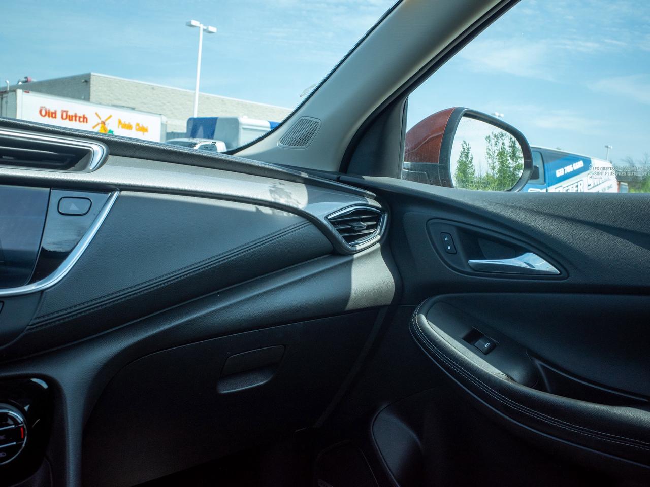 2021 Buick Encore GX Essence - Power Liftgate   Leather Seats Photo