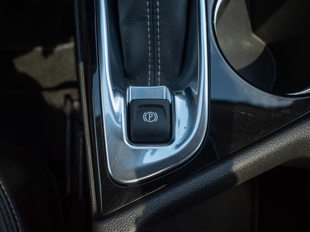2021 Buick Encore GX Essence - Power Liftgate   Leather Seats Photo
