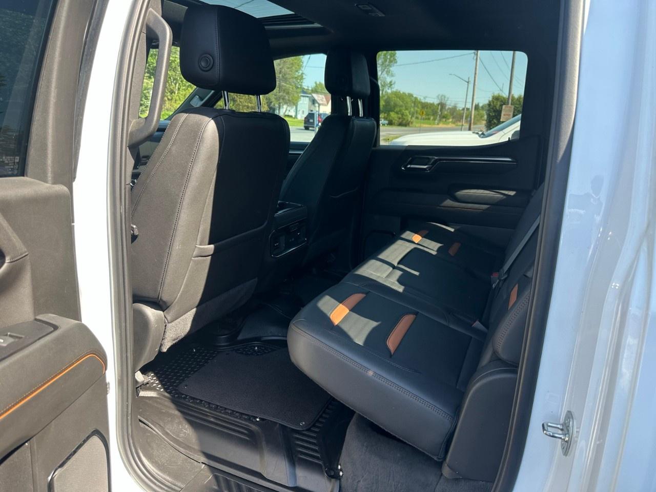 2022 GMC Sierra 1500 Crew Cab Standard Box 4-Wheel Drive AT4 Photo