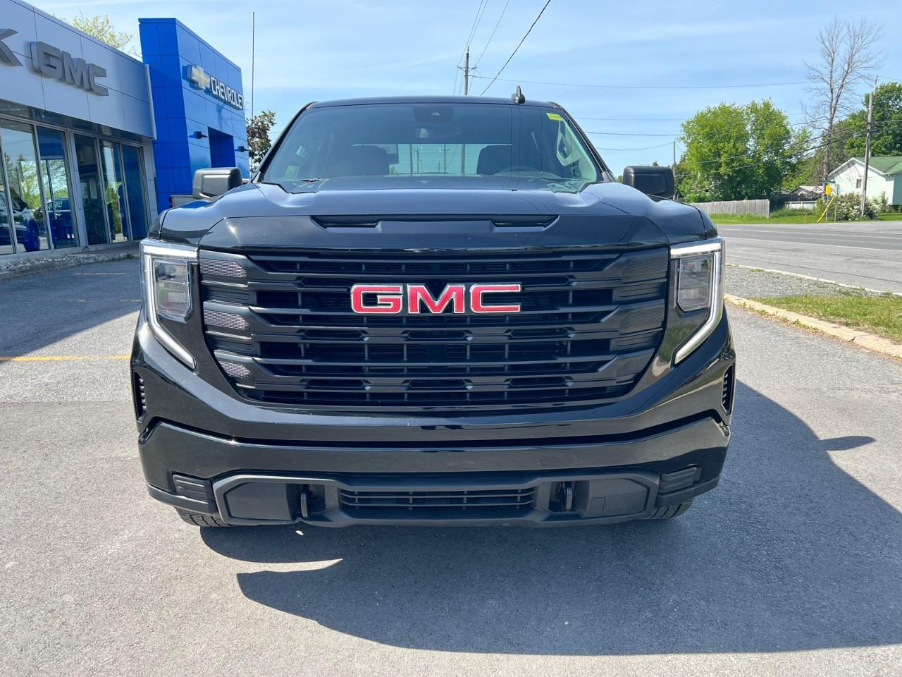 2024 GMC Sierra 1500 Crew Cab Standard Box 4-Wheel Drive Pro Photo