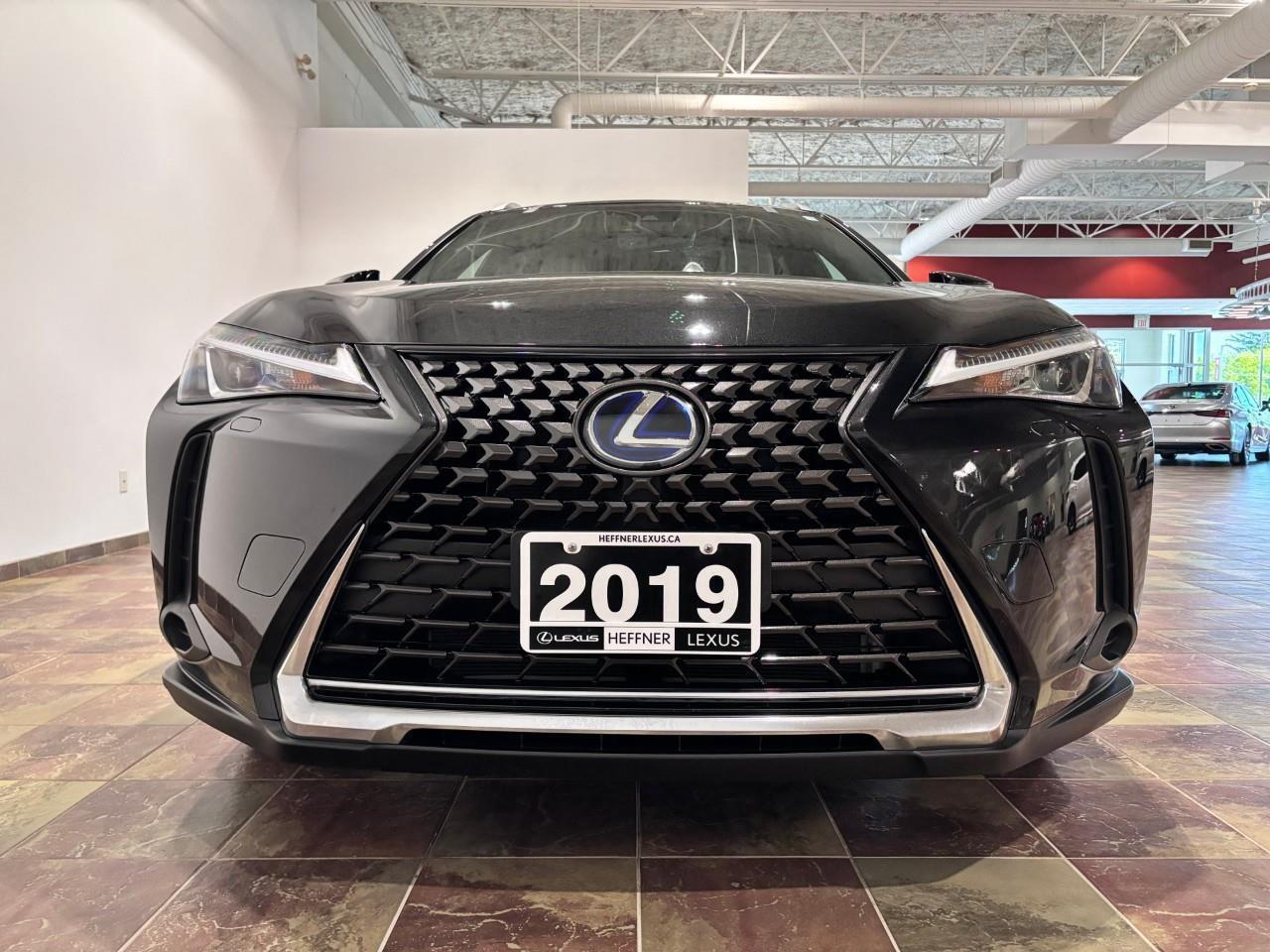 2019 Lexus UX 250H PREMIUM PACKAGE Photo3